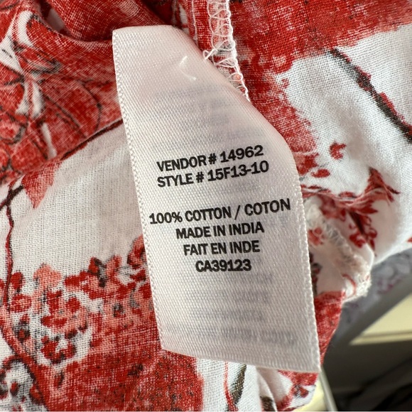 Northern Reflections button up collared flowers Red and White Floral Blouse - Picture 12 of 13